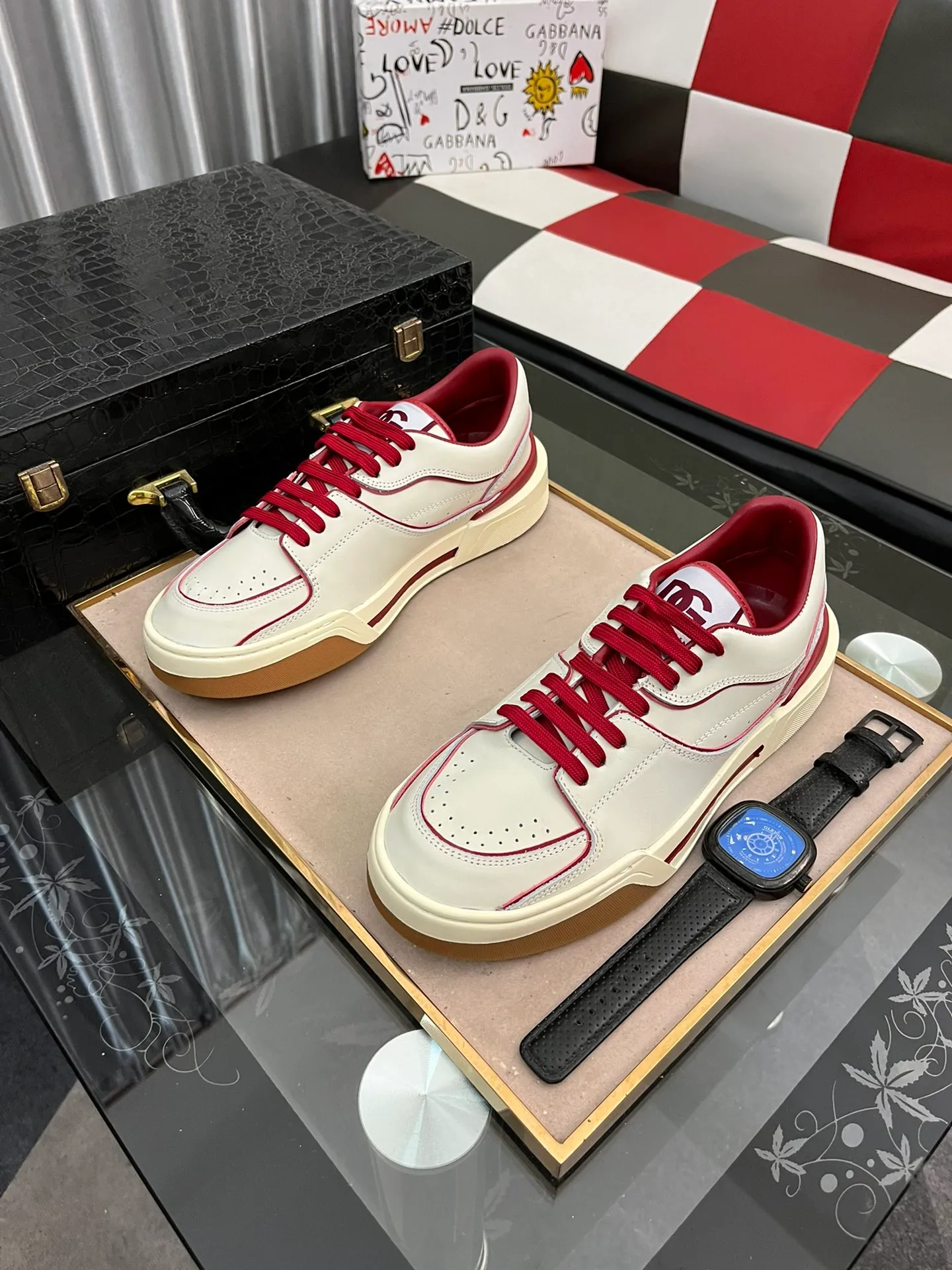 Men's shoes 💰480⌚️⌚️【DG～】Men's casual shoes are on sale simultaneously in 2022z cabinets 🔷Multiple colors🔜Handmade upper with graffiti fabric ➕Genuine leather lining, comfortable and breathable, sole: original comfortable handmade graffiti wear-resistant outsole, ⚠️real thing📱photography🎬the real thing is better. Code number 38-445⃣️Color optional